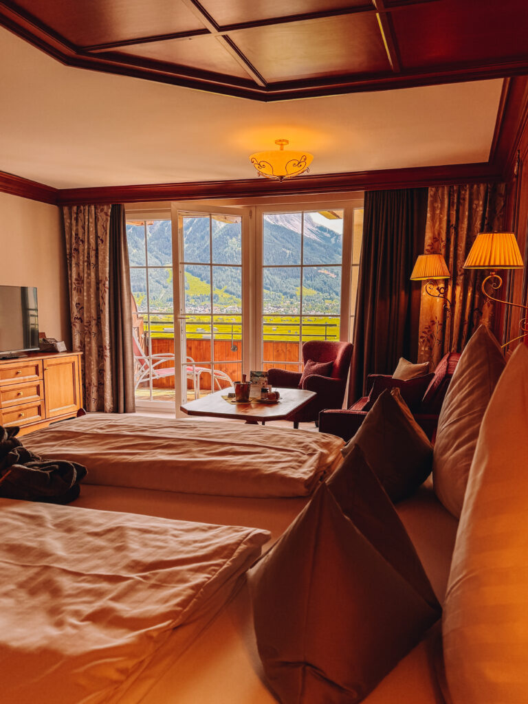 Hotel Post Lermoos bedroom