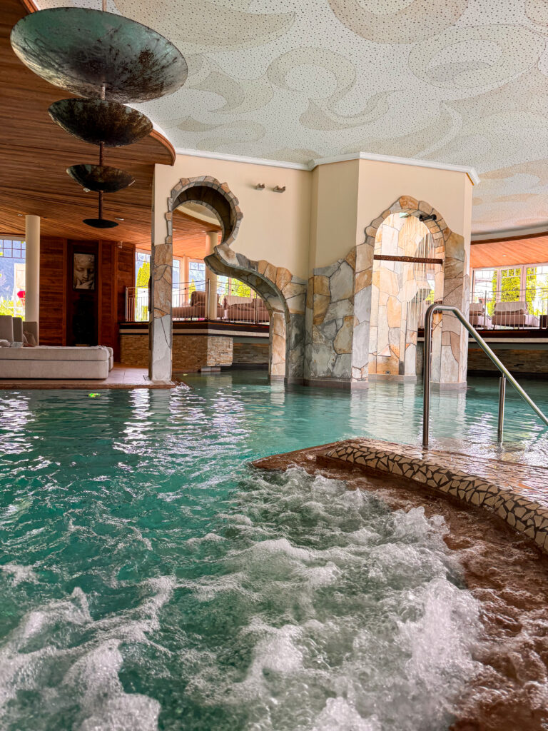Alpenresort Schwarz pool